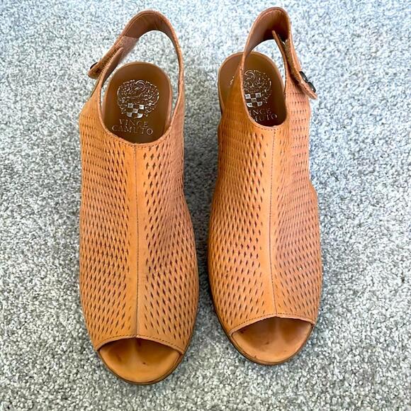 Vince Camuto Women's Tan Peep Toe Slingback Sandals - Picture 1 of 4
